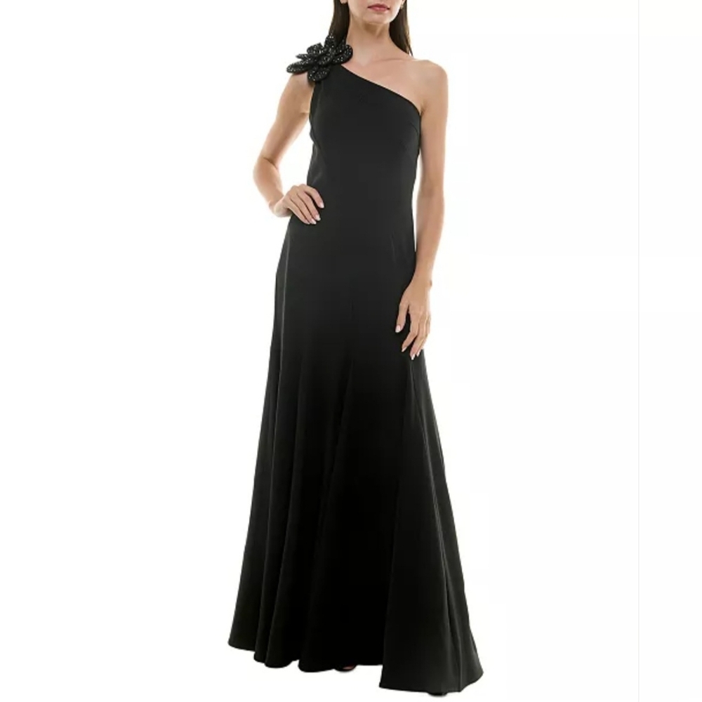 Women's Clothing (A106)